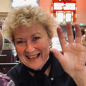 Meet your Posher, Lois